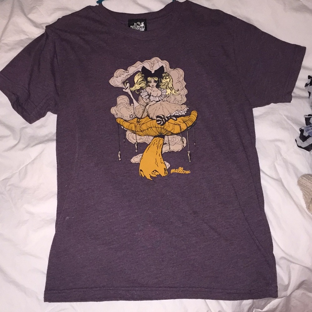 Mellow Mushroom purple tee
